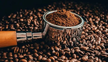 تمرات والقهوة: تنوع يروي شغف الذواقة بين الأصالة والحداثة