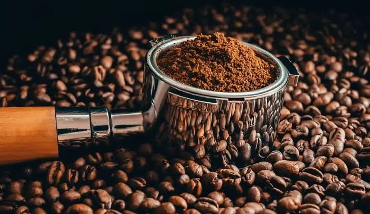 تمرات والقهوة: تنوع يروي شغف الذواقة بين الأصالة والحداثة