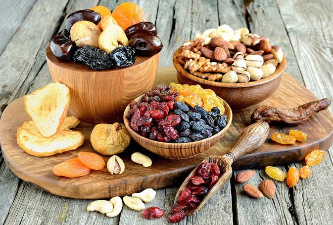استمتع بتجربة فريدة مع الفواكه المجففة من تمرات: استخدامات لا حصر لها لمذاق طبيعي وصحي