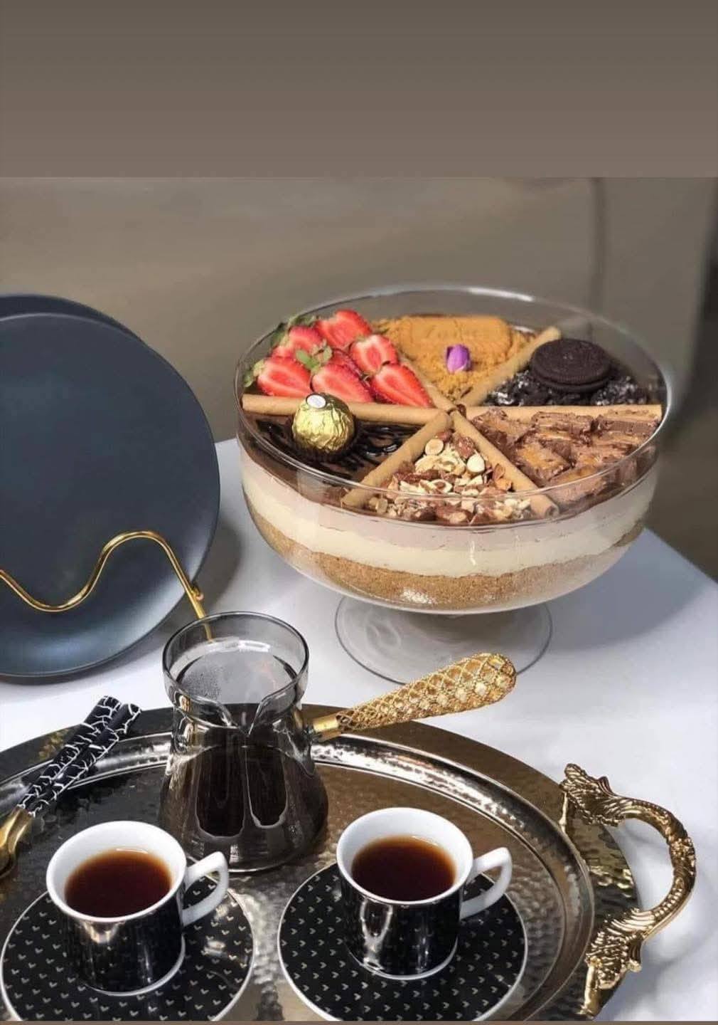 طبق تقديم زجاجي شفاف بحامل