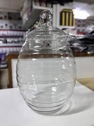 هانية – صفاء الزجاج، وأناقة البيت.